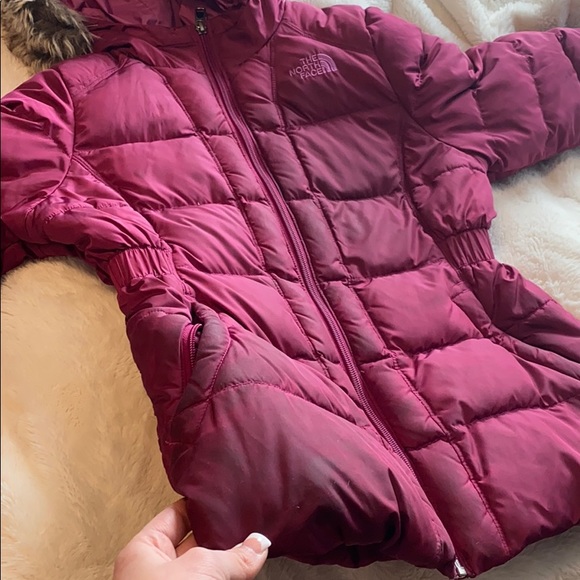 Girl’s North Face Roxbury Pink Gotham Down Jacket - Picture 10 of 11